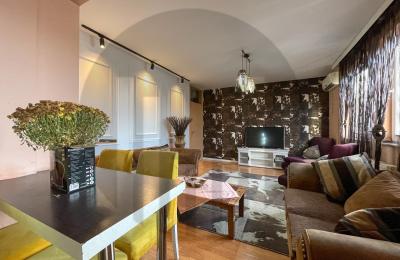 Banesë me 2 dhoma gjumi me qira në lagjen Mati 1 – Rruga – B