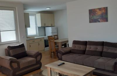 Ipet me qira banesa 3 dhomëshe 92m2 kati 5 në lagjen Mati 1