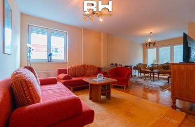 Banesë – Zyre 124m² me QIRA në Dardani