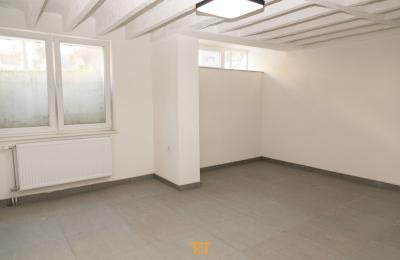 Zyre 72m² për #QIRA në Qendër