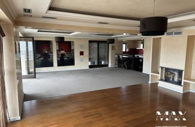 Banese Penthouse & Zyre me qira Ne Qender 320 m2 Banim 60 m2 Ballkon