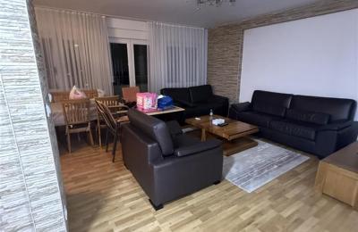 Banese me qira Arberi ( Dragodan ) Kompleksi Tregtia
