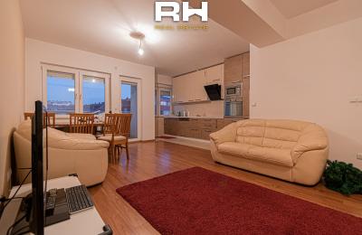 Banesë 83m² neto në SHITJE te Rruga C