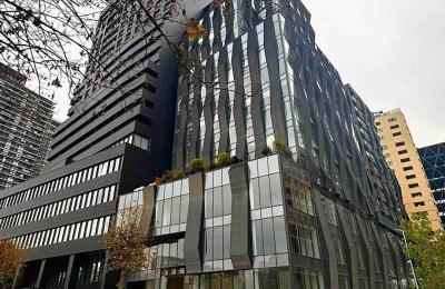 Zyre Nëshitje Në “Icon Tower” – Pejton