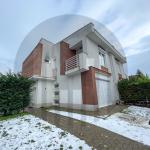 Shtëpi me 3 dhoma gjumi me qira në lagjen Marigona Residence