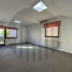 Zyre 300m2 me qira në Qendër