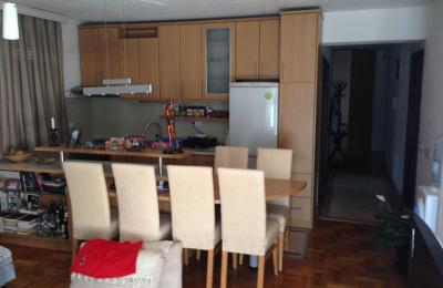 Shitet banesa 3 dhomshe 90m2 kati 5 Qender-Pejton