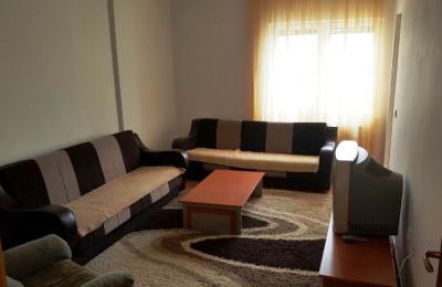 Shitet banesa 2 dhomshe 57m2 kati 2 Lagja Spitalit