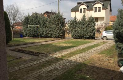 Shitet shtëpia 2 katëshe me 6 Ari Truall ne Hajvali (Afër rruges kryesore, afër Pompës Mili) me sipërfaqe 370m2