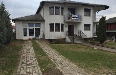 Shitet Shtepia 2 katshe 370m2 Hajvali