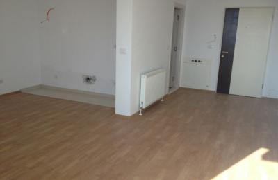 Ipet me qira banesa 2 dhomëshe 68m2 në lagjen Mati 1