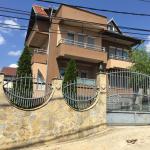 Shitet Shtepia e Re 3 kate me 2.5 Ari Truall në Prishtinë në lagjen Velani