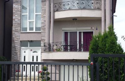 Ipet me qira shtepia 3 katshe 300m2 lagja Veterrnik