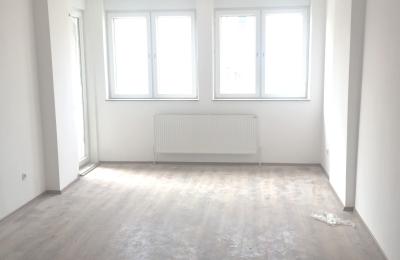 Shitet banesa 2 dhomshe 60m2 kati 4 Lagja Spitalit