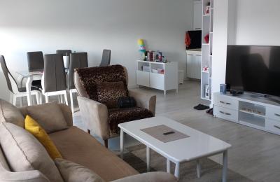 Shitet banesa 4 dhomëshe 110m2 kati 8 në Lagjen e Spitalit