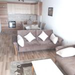 Ipet me qira banesa 3 dhomshe 90m2 kati 9 Fushë Kosovë