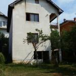 Shitet Shtepia me 3.80 Ari truall në lagjen Kolovic e Re, më sipërfaqe 270m2.