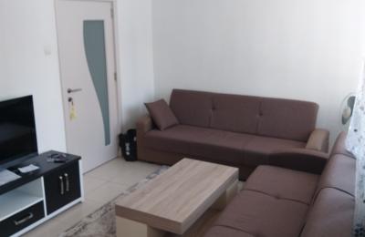 Ipet me qira banesa 2 dhomëshe 50m2 kati 2 në Qender