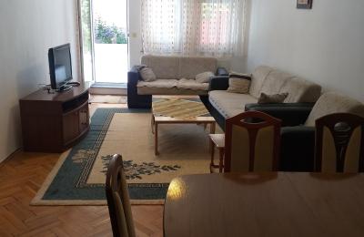 Ipet me qira banesa 3 dhomeshe 100m2 kati 1në lagjen Aktash