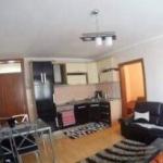 Ipet më qira banesa 3 dhomëshe 80m2 kati 3 në lagjen Arbëri