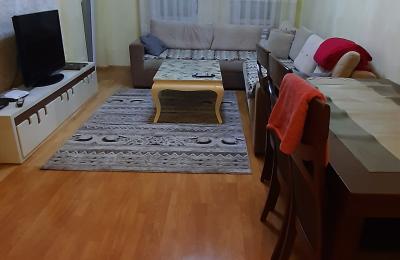 Ipet me qira banesa 3 dhomëshe 80m2 kati 4 në lagjen Mati 1