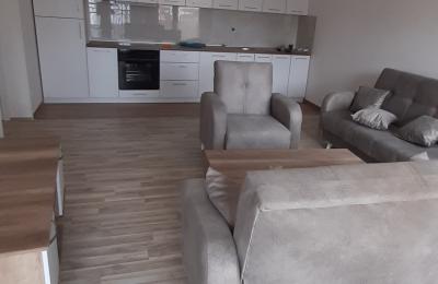 Ipet me qira banesa 2 dhomëshe 60m2 kati 4 Lagja e Spitalit