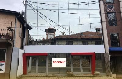 Objekti 1000m² me QIRA në Qendër