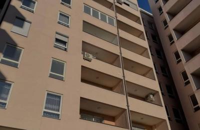 Shitet banesa 3 dhomshe 78m2 kati 7 Fushë Kosovë