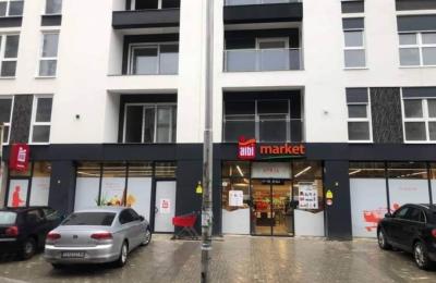 Shitet banesa 2 dhomëshe në lagjen Top Hane afër shkollës Meto Bajraktari 67m2, kati 1-rë