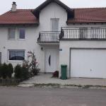 Shitet shtepia 2 katshe 220m2 me 3 Ari Truall në Fushë Kosovë