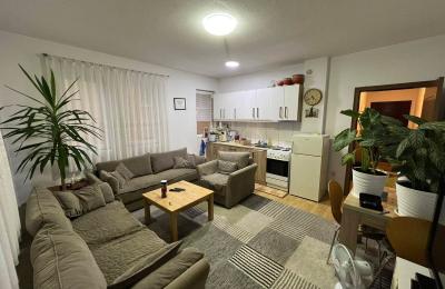 Shitet Banesa 2 Dhomshe 50m2 kati 3 Lagja Dodona