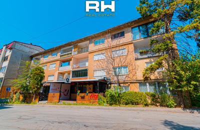 Banesë – Lokal 65m² në SHITJE në Qendër