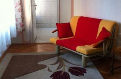 Ipet me qira banesa 2 dhomëshe 60m2 në lagjen Kodra e Diellit