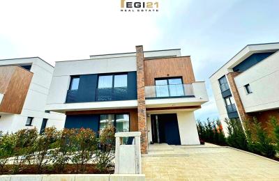 Shtëpi 328m² për QIRA, City Home – Matiçan