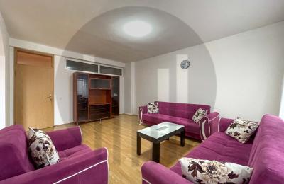 Banesë me 3 dhoma gjumi me qira në lagjen Vëllusha