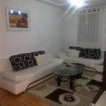 Ipet më qira banesa 2 dhomëshe 50m2 kati 7 në lagjen e Spitalit