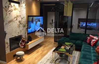 Shtëpi në shitje në lagjen Qershia