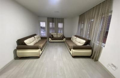 Ipet me qira banesa 3 dhomshe 110m2 kati 2 Qender