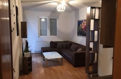 Shitet banesa 2 dhomshe me siperfaqe 63m2 kati 5 Fush Kosov