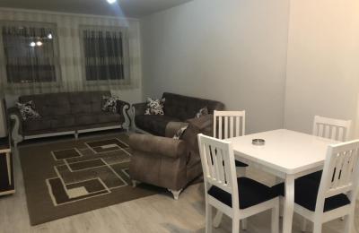 Ipet me qira banesa 3 dhomshe 90m2 kati 4 Fushe Kosove