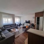 Shitet banesa 4 dhomshe 120m2 kati 7 lagja Spitalit