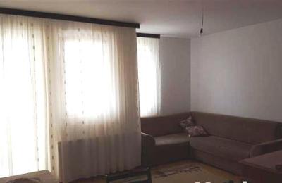 Ipet më qira banesa 3 dhomëshe 70m2 kati 4 në Mati 1