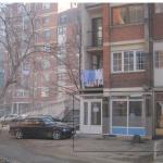 Lokal afarist per shitje ne lagjen Dardania, mbrapa Bast Trade-s, afer Stacionit te Autobisave, me siperfaqe 40m2 me letra, 80m2 fizike, kati Perdhese