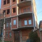 Shitet shtepia 4 katëshe me 470m2 me 2 Ari Truall në Lagjen Dodona