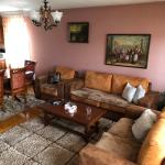 Ipet me qira shtepia 3 katshe 350m2 të Qafa