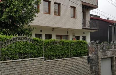 Ipet kati i shtepis me qera 110m2 Tokbashqe