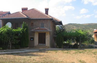Shitet shtepia në Sofali afër xhamisë së Sofalise, me siperfaqe banimi 180m2, dhe sipërfaqe të truallit 7.3 ari