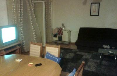 Ipet me qira banesa 4 dhomëshe 100m2 kati 4 në Lagjen Aktash