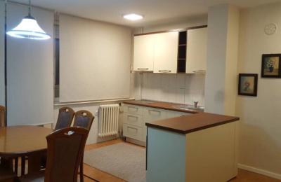 Ipet me qera banesa 4 dhomshe 120m2 kati 3 në Ulpiane