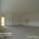 Ipet me qira banesa 4 dhomëshe 95m2 kati 3 në Veternik